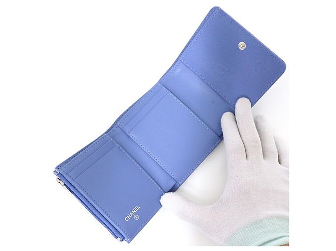 Cartera Chanel Matelassé Tri-fold Azul - vista 4