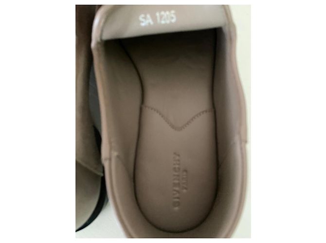 Mocassins Givenchy en daim beige - vue 6