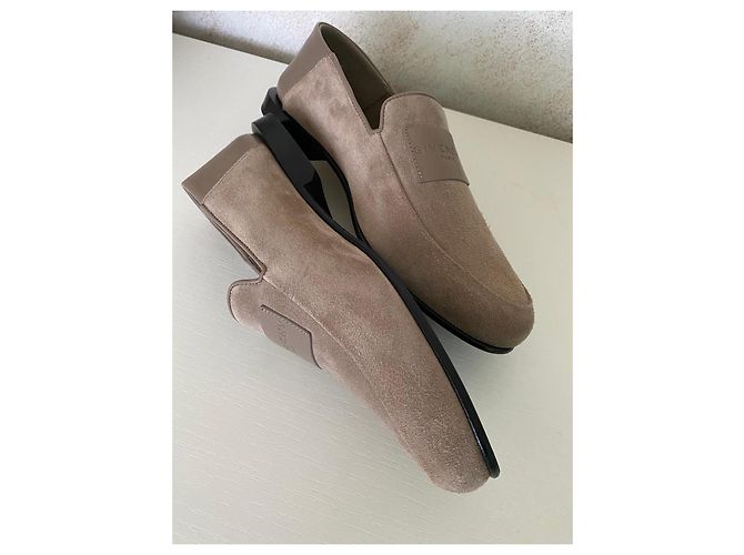 Mocassins Givenchy en daim beige - vue 8