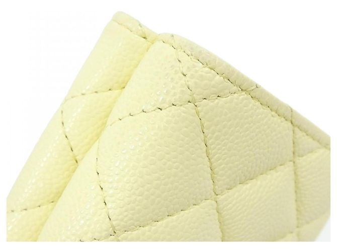 Cartera tri-fold Chanel Timeless Classic Line Yellow Amarillo - vista 3