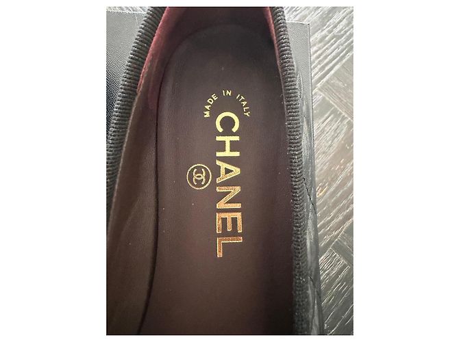 Sapatilhas Chanel em pele acolchoada preta Preto - vista 10