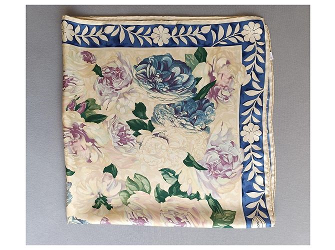 Gucci Seidenschal mit Blumenmuster Pink Weiß Blau Beige Grün - Ansicht 7