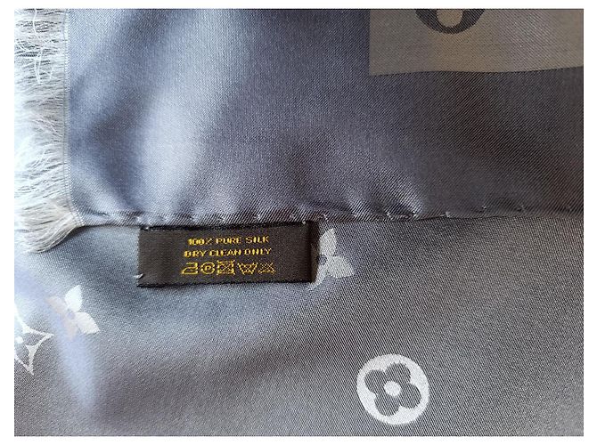 Foulard in seta Monogram Louis Vuitton Bianco Grigio - vista 4
