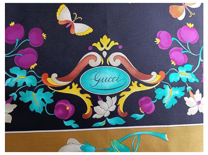 Foulard in seta Gucci con stampa floreale e farfalle Nero Rosa Bianco D'oro Verde Arancione Porpora Giallo - vista 2