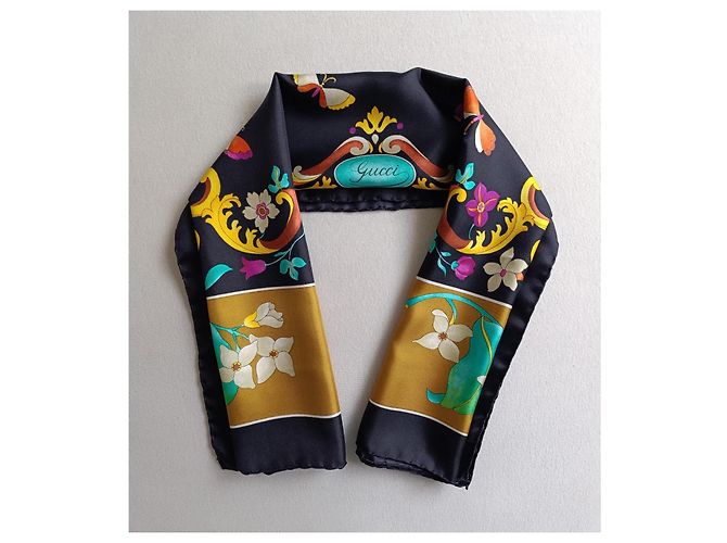 Foulard in seta Gucci con stampa floreale e farfalle Nero Rosa Bianco D'oro Verde Arancione Porpora Giallo - vista 6