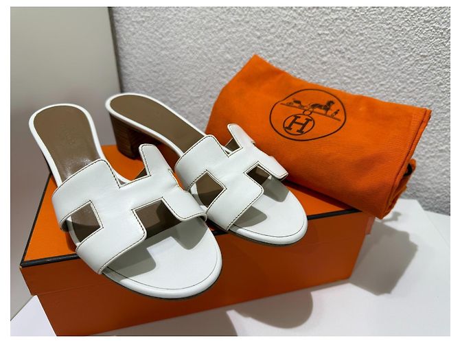 Hermès Oasis Mules Sandali in pelle bianca tg 37.5 Marrone Bianco - vista 11