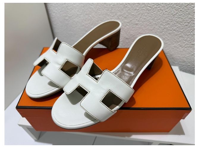 Hermès Oasis Mules Sandali in pelle bianca tg 37.5 Marrone Bianco - vista 3