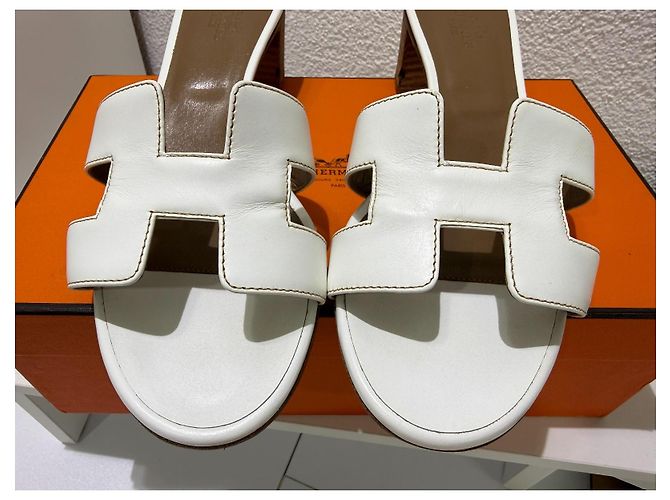 Hermès Oasis Mules Sandali in pelle bianca tg 37.5 Marrone Bianco - vista 4