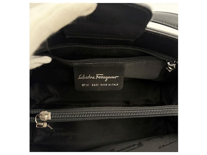 Borsa a tracolla Salvatore Ferragamo Gancini Nero - vista 18