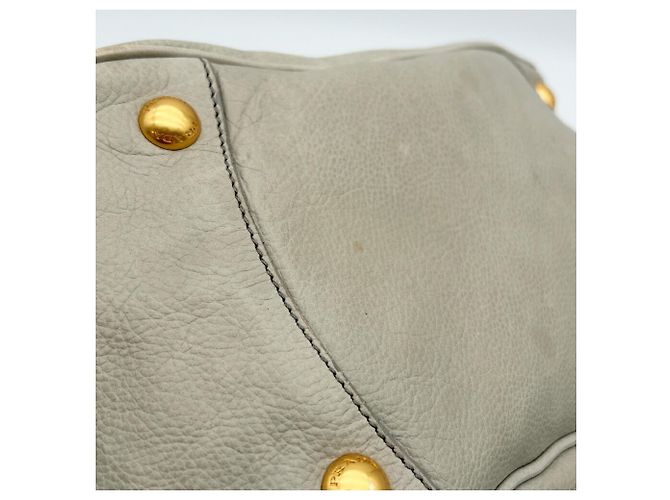 Borsa a tracolla in pelle Prada BN2245 in Grayish Grigio - vista 13