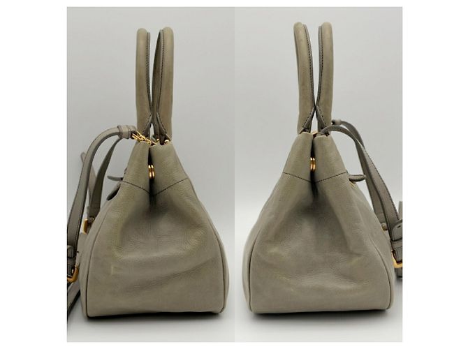 Borsa a tracolla in pelle Prada BN2245 in Grayish Grigio - vista 5
