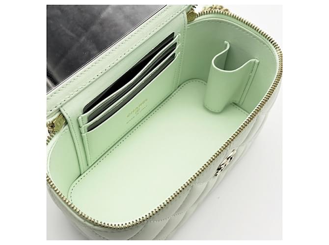 Borsa Vanity Chanel Matelassé Verde chiaro - vista 17