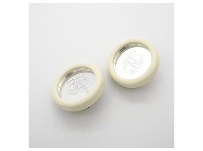 Orecchini a clip Chanel Oro e Bianco D'oro - vista 2