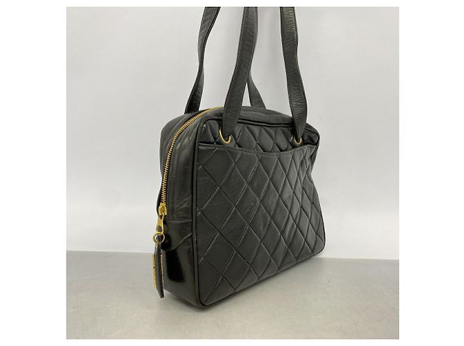 Borsa a tracolla Chanel Matelassé in pelle d'agnello Nero - vista 2