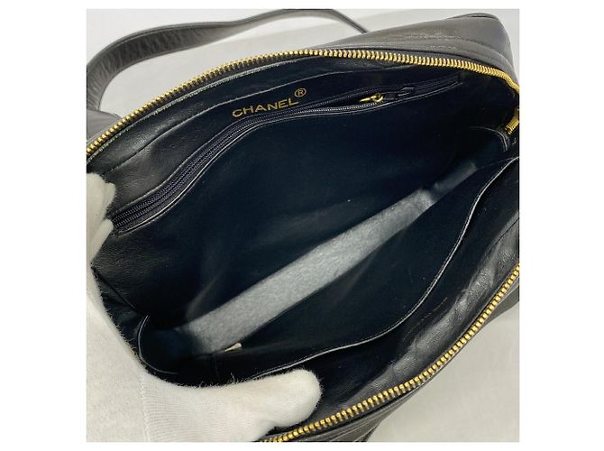 Borsa a tracolla Chanel Matelassé in pelle d'agnello Nero - vista 4