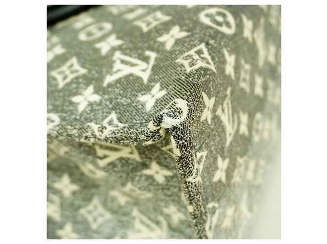Borsa Tote Louis Vuitton Monogram Jacquard Denim OnTheGo MM Marrone Nero - vista 7