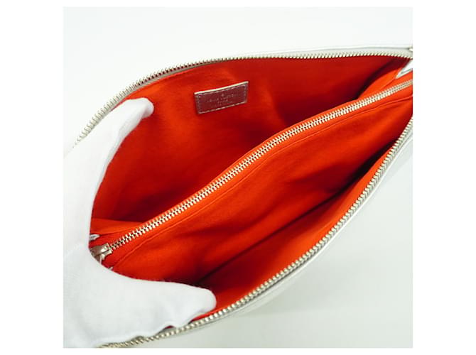 Borsa Louis Vuitton Monogram Embossed Coussin PM Argento - vista 4