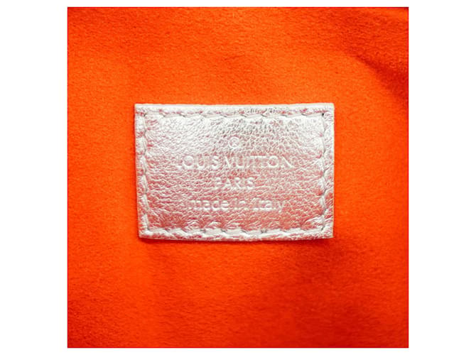 Borsa Louis Vuitton Monogram Embossed Coussin PM Argento - vista 5