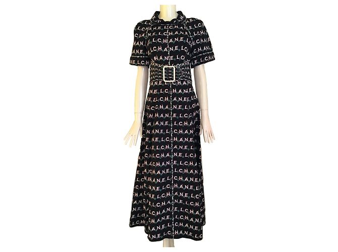 Chanel Kleid mit All-Over-Logo-Print und Gürtel Schwarz Mehrfarben - Ansicht 2