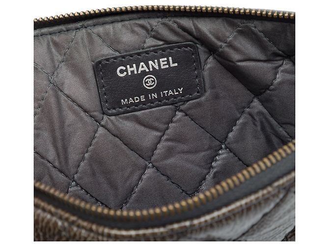 Clutch Chanel Gray Small Quilted Crinkled Patent O Case Marrone Grigio antracite - vista 5