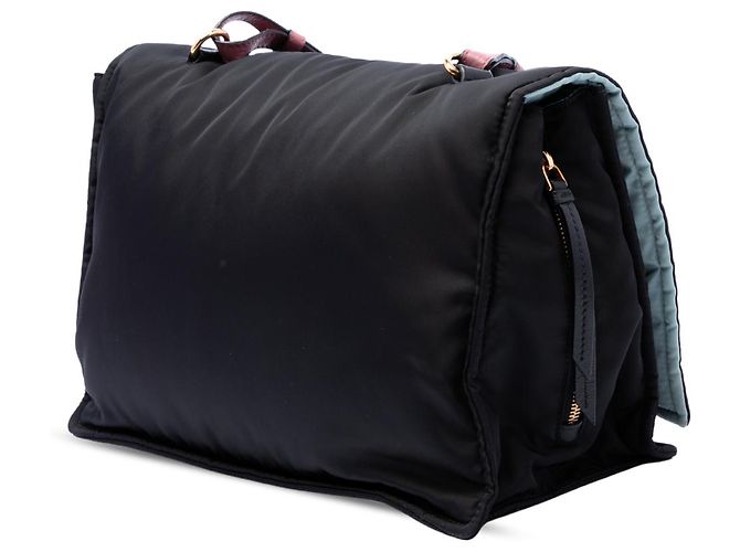 Etiquette Borsa Satchel Prada in Tessuto Nero con Etichetta - vista 2