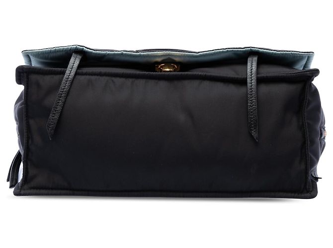 Etiquette Borsa Satchel Prada in Tessuto Nero con Etichetta - vista 3