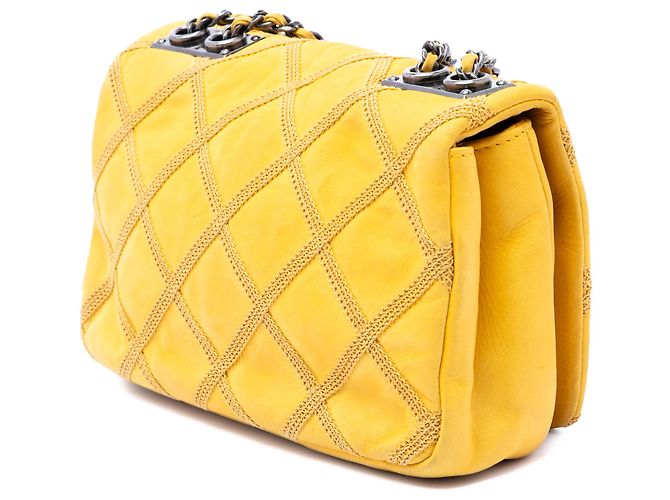 Chanel Yellow CC Iridescent Calfskin Diamond Stitch Flap Giallo Senape - vista 2