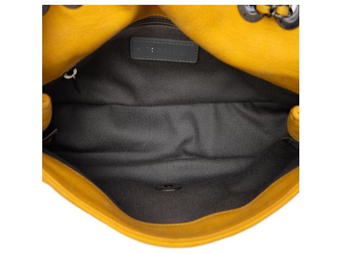 Chanel Yellow CC Iridescent Calfskin Diamond Stitch Flap Giallo Senape - vista 4