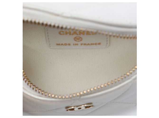 Chanel White CC Quilted Lambskin Arm-Geldbeutel Weiß Roh - Ansicht 4
