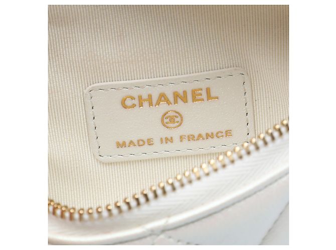 Chanel White CC Quilted Lambskin Arm-Geldbeutel Weiß Roh - Ansicht 5