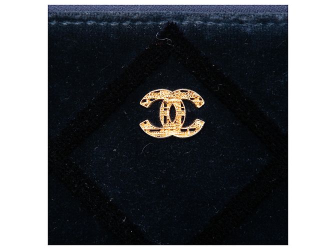 Clutch Chanel Blue Large Quilted Velvet O Case Blu navy - vista 5