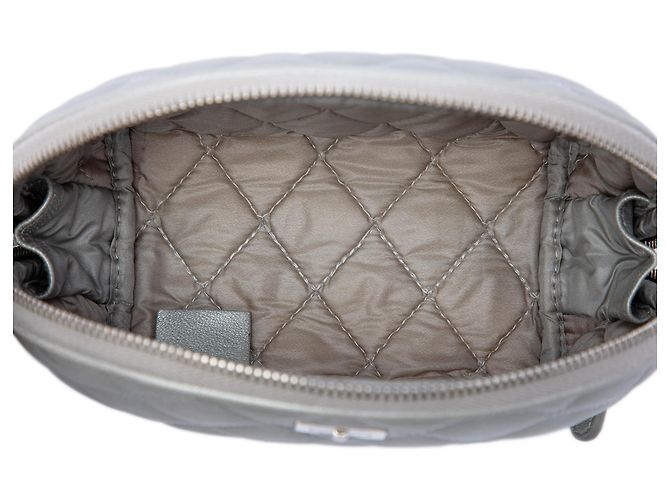 Neceser Chanel Reissue 2.55 de piel de cordero acolchada plateada Plata - vista 4