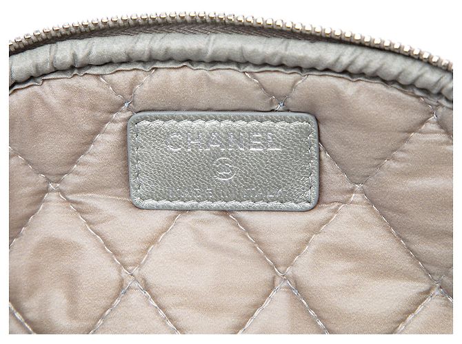 Neceser Chanel Reissue 2.55 de piel de cordero acolchada plateada Plata - vista 5