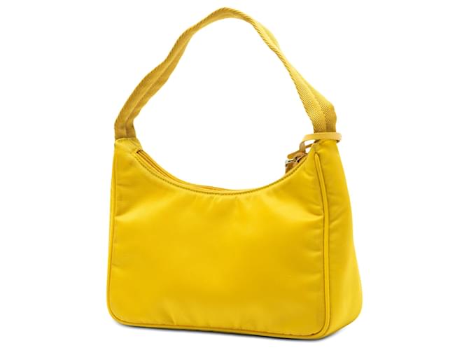 Borsa a tracolla Prada Mini Tessuto Re Edition 2000 Gialla Giallo - vista 2