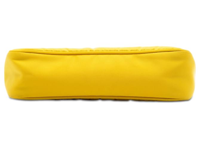Borsa a tracolla Prada Mini Tessuto Re Edition 2000 Gialla Giallo - vista 3
