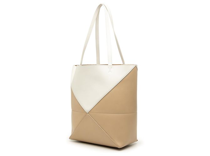 LOEWE Puzzle Fold Tote Medium aus glänzendem Kalbsleder bicolor Beige - Ansicht 2
