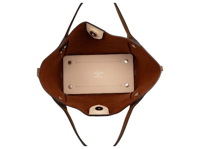 Louis Vuitton Beige Monogram Mahina Hina PM - view 4