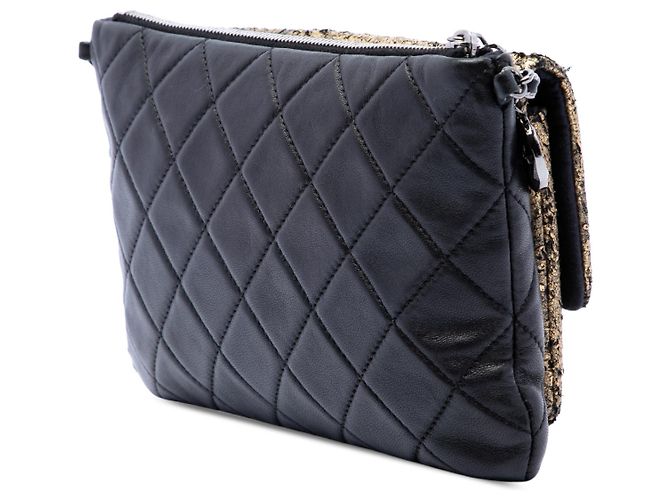 Clutch On Chain Mineral Nights em pele de cordeiro acolchoada e metal dourado Chanel - vista 2