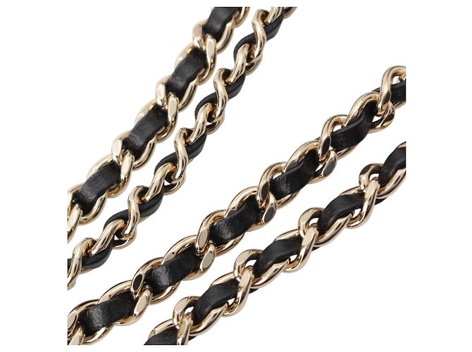 Chanel Vanity Case Round Handle With Care in pelle d'agnello lucida matelassé nera con catena Nero - vista 13