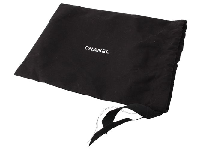 Chanel Vanity Case Round Handle With Care in pelle d'agnello lucida matelassé nera con catena Nero - vista 14
