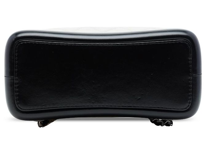 Chanel Gabrielle Backpack Small aus weißem bicolor gestepptem gealterten Kalbsleder - Ansicht 3