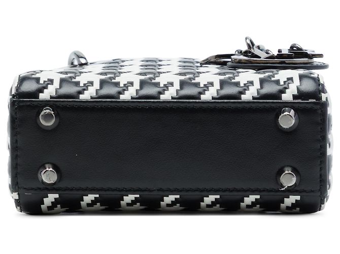 Dior Macro Lady Dior aus schwarzem Micro-Kalbsleder mit geprägtem Hahnentritt-Muster - Ansicht 3