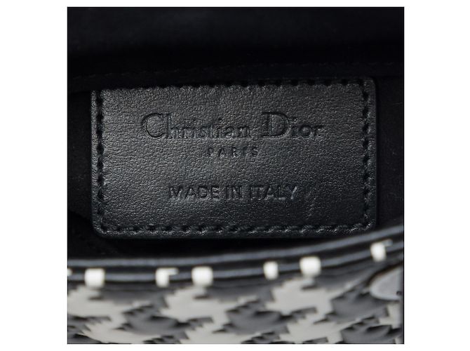 Dior Macro Lady Dior aus schwarzem Micro-Kalbsleder mit geprägtem Hahnentritt-Muster - Ansicht 5