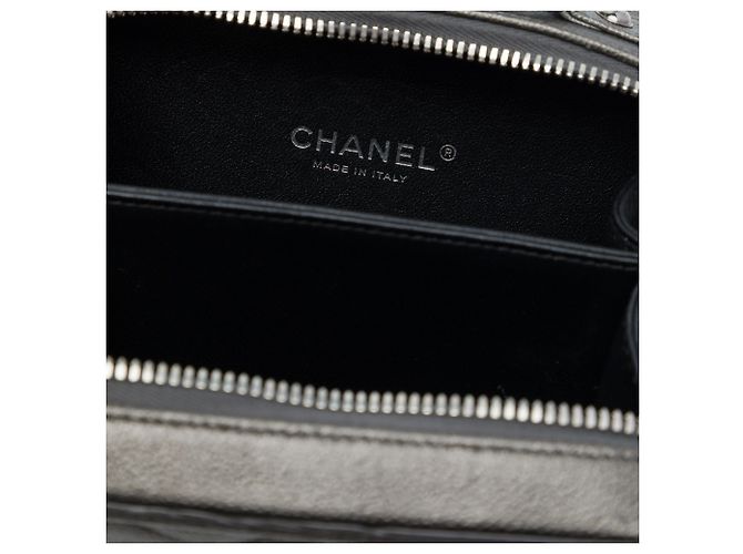 Chanel Vanity Case Small Metallic Caviar CC Filigree Grigio Marrone Grigio antracite - vista 5