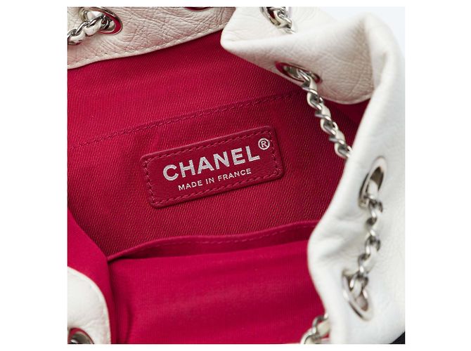 Chanel Gabrielle Bucket Bag Small aus gestepptem Kalbsleder bicolor weiß - Ansicht 5