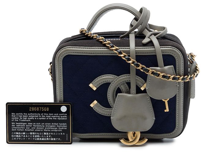 Chanel Blue Small Jersey CC Filigree Vanity Case - vista 7