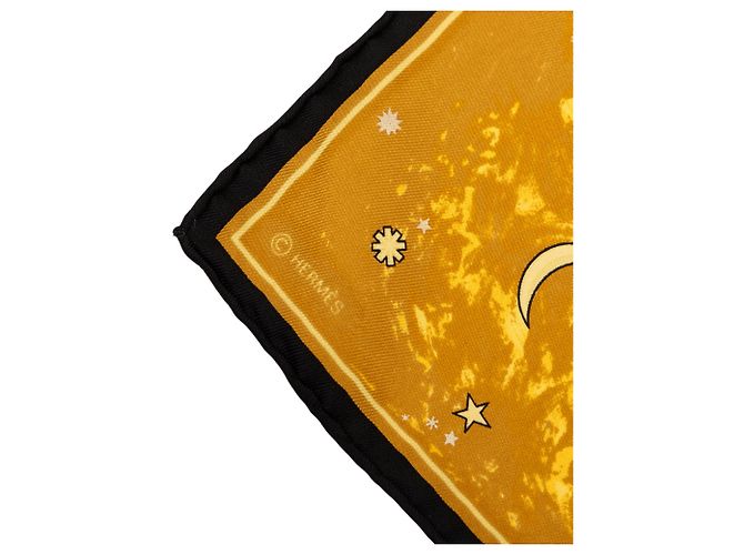 Hermès Yellow Annee des Etoiles Einstecktuch aus Seide 45 Gelb - Ansicht 5