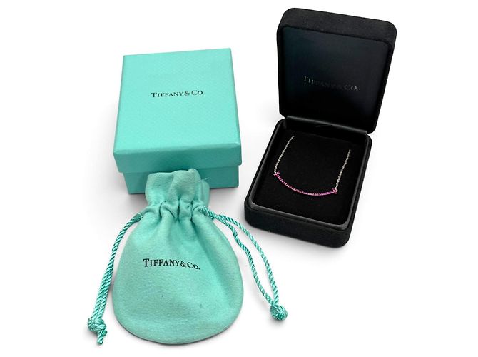 Tiffany & Co Collana Tiffany T Smile Small in oro bianco 18K e zaffiri rosa D'oro - vista 2