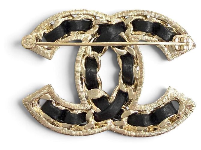 Spilla Chanel in pelle nera Nero - vista 2