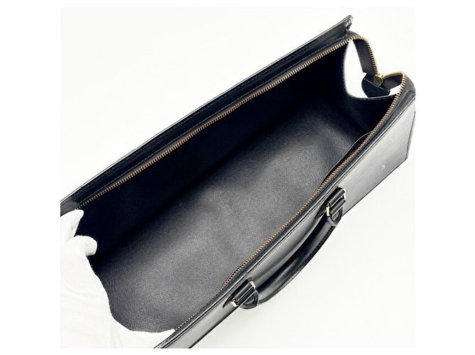 Borsa Louis Vuitton Epi Triangle Nero - vista 16